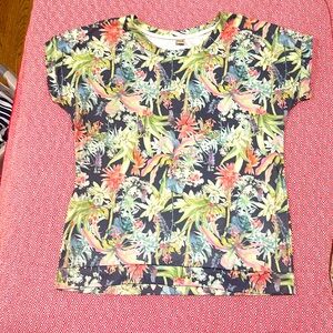 Funky floral tee